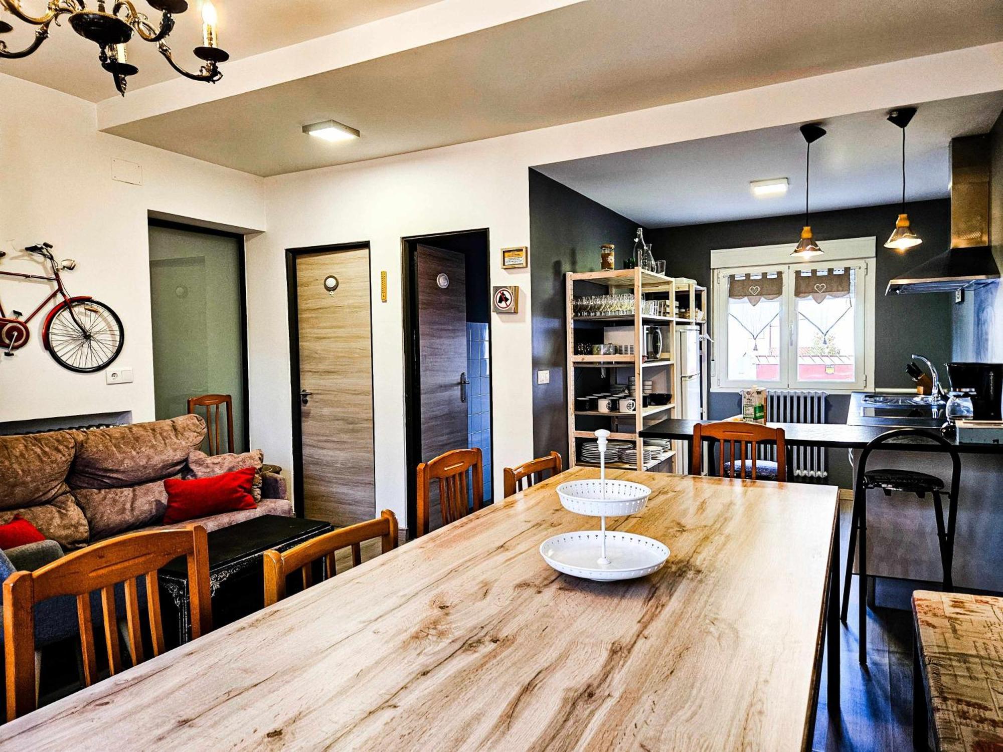 Oak House Oakplacescom Leon Ngoại thất bức ảnh